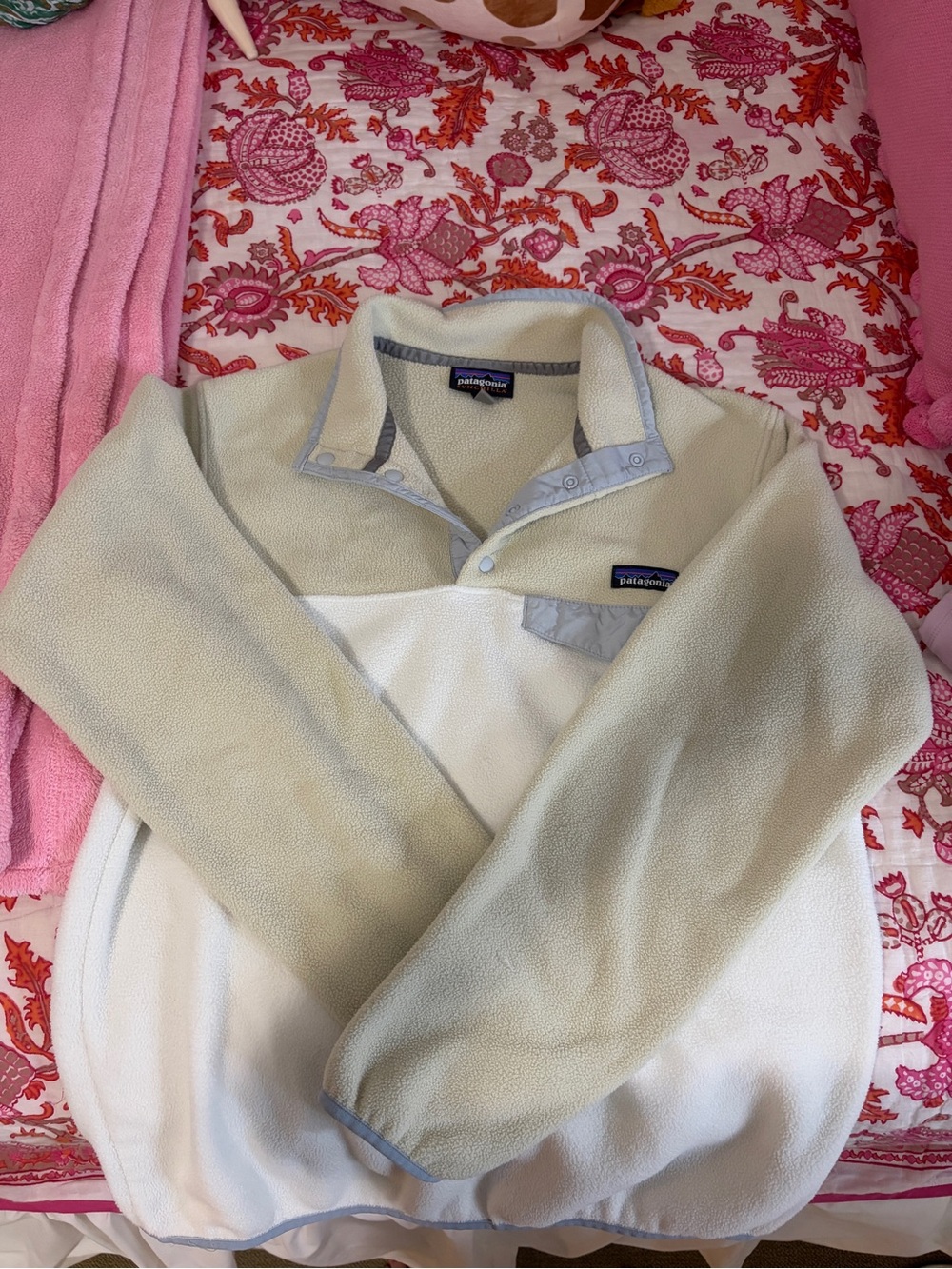 Patagonia “Synchilla” Women's Cream and Light Gray Fleece Pullover